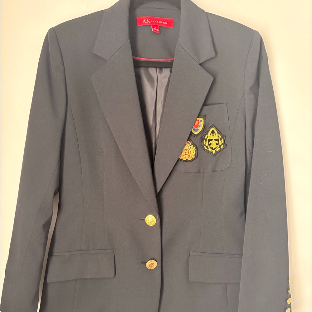 Anne Klein Black Crest Blazer Size 2 PreppyChic Collegiate Preppy Vintage
